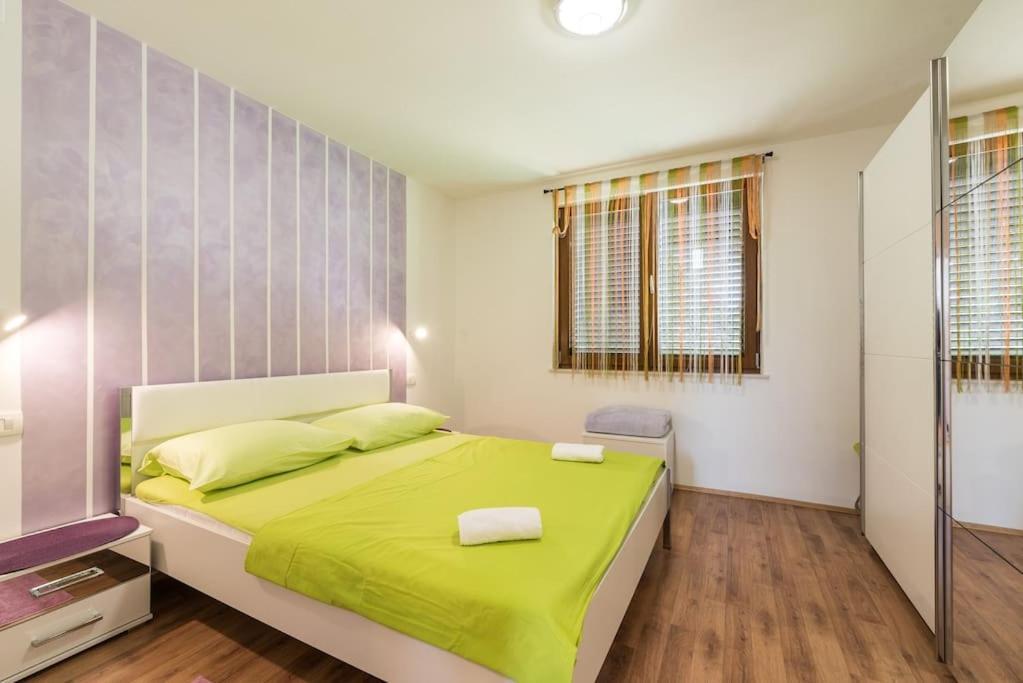 One Bedroom Apartment Kristina Labin  Exterior foto
